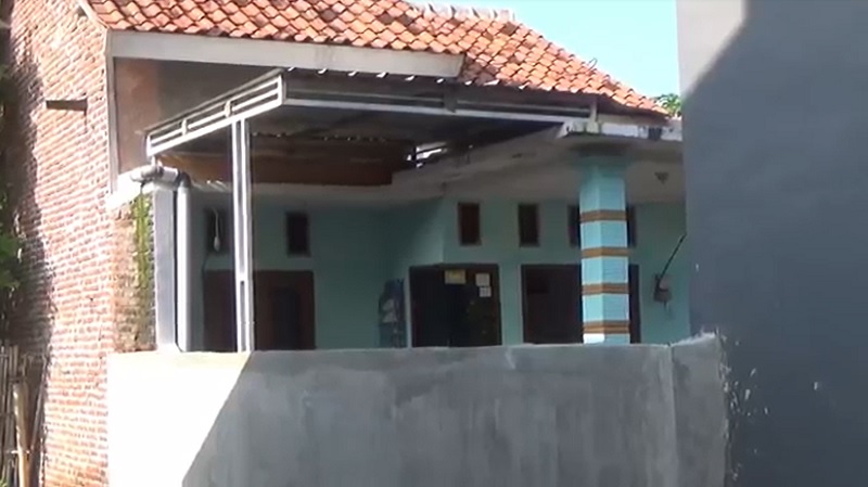 Gegara Status Medsos, Rumah Warga di Probolinggo Ditutup Pagar Tembok Tetangga 