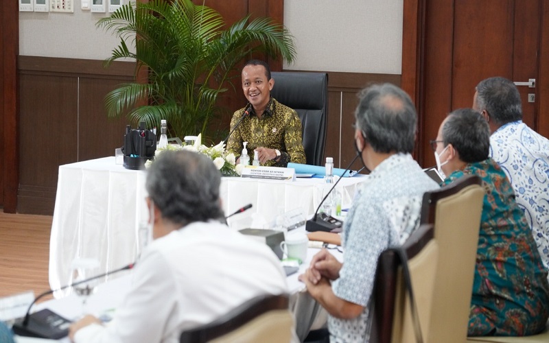 Jokowi Tunjuk Bahlil Lahadalia Jadi Menteri ESDM Ad Interim