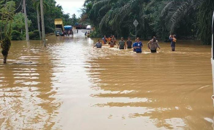 Banjir-Lonsgor Terjang 5 Kabupaten di Bengkulu, Ratusan Rumah Terendam