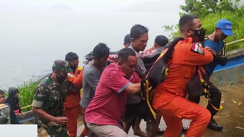 Tragis, Suami Istri Lansia Tewas Tenggelam di Bendungan Batu Tegi