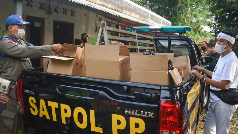 Heboh, Dedi Mulyadi Gerebek Gudang dan Toko Miras Oplosan di Purwakarta