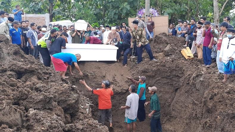 6 Warga Sukoharjo Korban Kecelakaan Bus di Bantul Dimakamkan Satu Liang Lahat 
