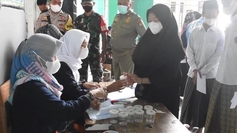 BNNK Kendal Tes Urine 75 Santri Ponpes Manbaul Hikmah 