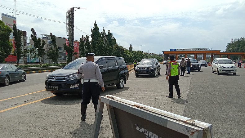 2 Jam Ganjil Genap di GT Pasteur Bandung, 253 Kendaraan Diputar Balik