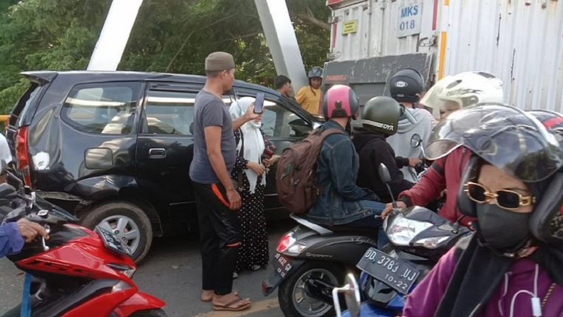 Kecelakaan Beruntun di Jembatan Belokallong Jeneponto, 4 Kendaraan Ringsek