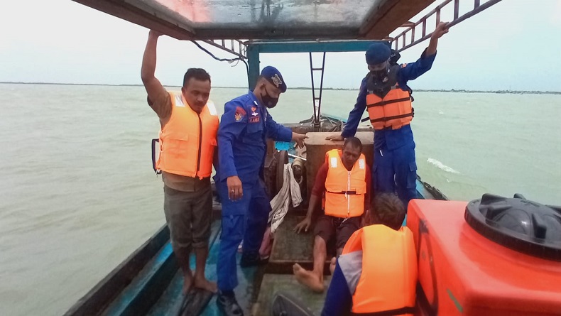 Satpolairud Diterjunkan Cari 1 ABK KM Luragung Hilang di Perairan Indramayu