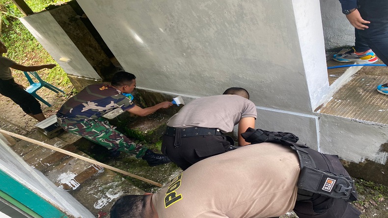 Personel TNI-Polri Gelar Bakti Sosial di Desa Wadas Purworejo 