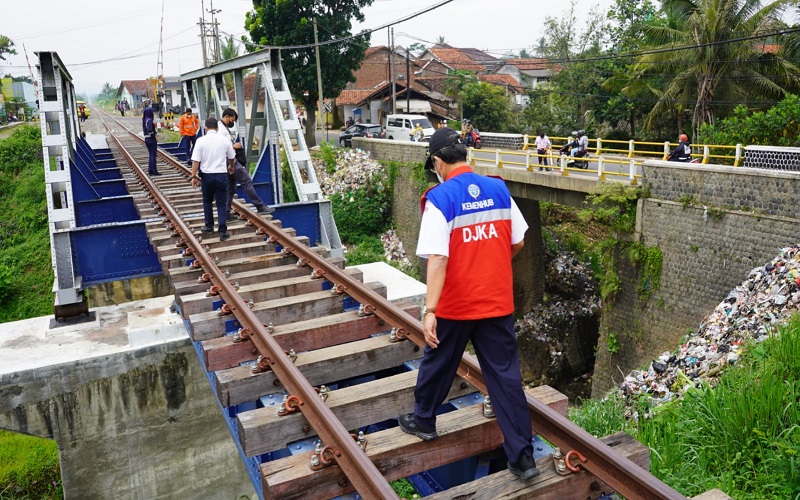 Jelang Beroperasi, Kemenhub Uji Coba Jalur Kereta Api Cibatu-Garut