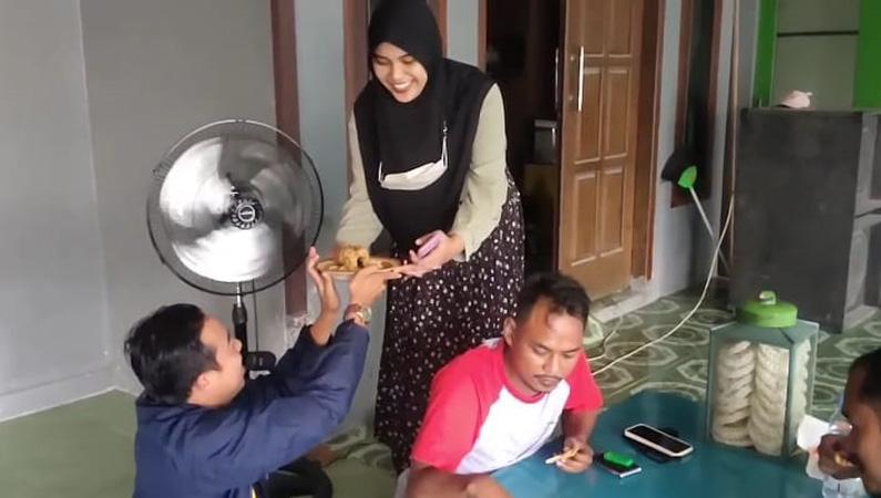 Awalnya Iseng, Polwan Cantik Ini Sukses Bisnis Kuliner dengan Omzet Puluhan Juta Rupiah