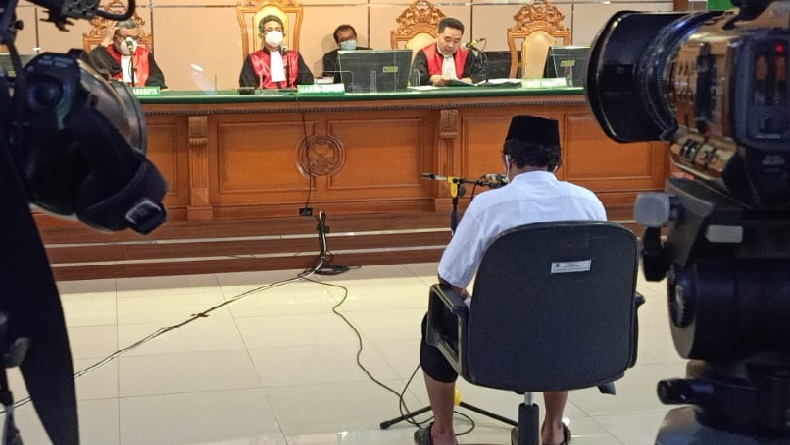 Breaking News! Herry Wirawan Dihukum Penjara Seumur Hidup