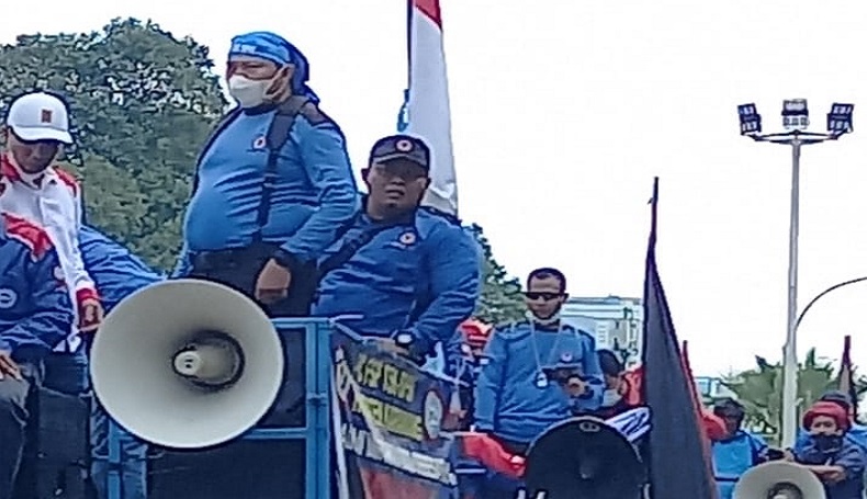 Protes Kebijakan JHT, 1.000 Buruh Karawang Berangkat ke Jakarta