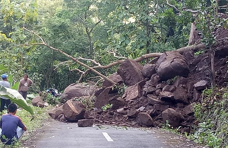 Tebing Watugajah Longsor, Tutup Akses Jalan di Gedangsari Gunungkidul