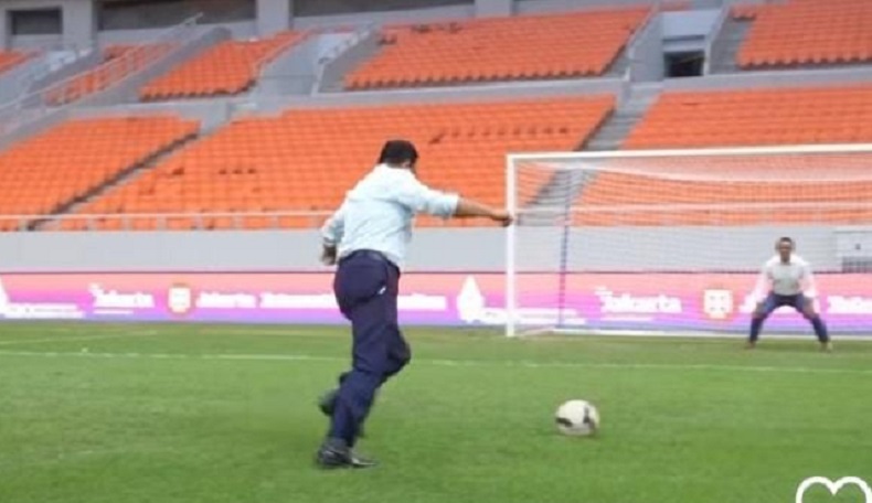 Anies Bobol Gawang Ridwan Kamil : Messi Ketar-Ketir Lihat Gol Penalti Ini