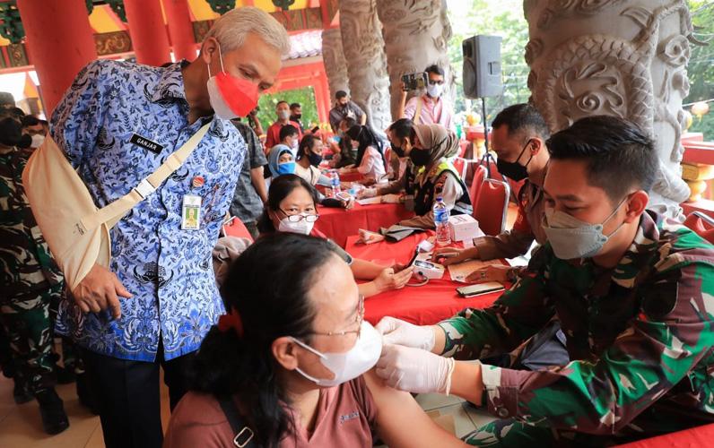 Jokowi ke Ganjar: Terima Kasih Bapak Gubernur, Pangdam, Kapolda untuk Capaian Vaksinasi
