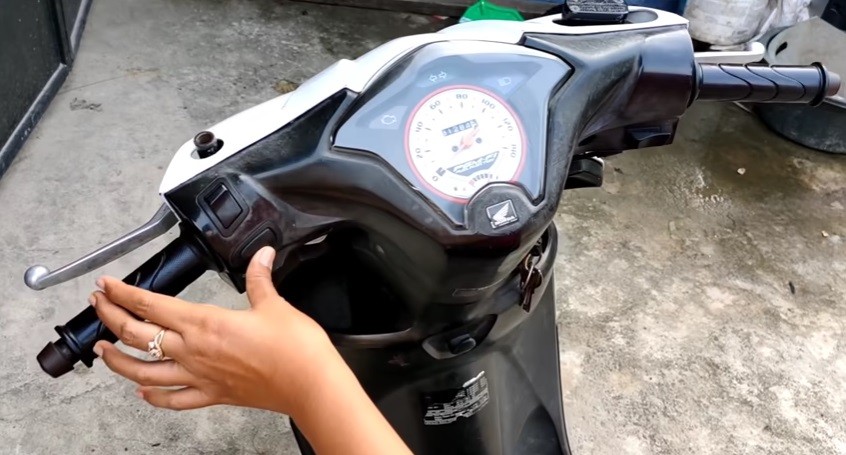 Cara Pasang Pengaman Sensor Sentuh di Motor, Tak Perlu ke Bengkel Cuma Butuh Modal Rp15.000 