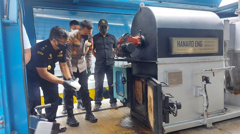 Polres Bandara Soetta Musnahkan 14 Kg Sabu dan 27 Pil Happy Five