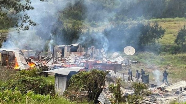KKB Bakar 15 Rumah, Puskesmas dan Rumah Guru di Paniai Papua