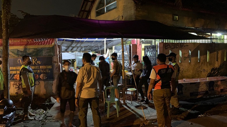 Tim Pemburu Pelanggar PPKM Kota Bogor Denda 3 Kafe yang Langgar Jam Operasi