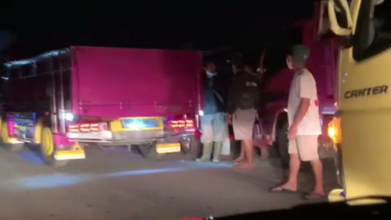 Imbas Aksi Blokade Sopir Truk Tolak ODOL, Gerbang Tol Cikamuning Macet Total