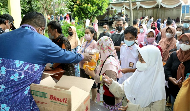 Aneh, Surplus 4.000 Ton tapi Minyak Goreng Masih Langka di Jawa Timur