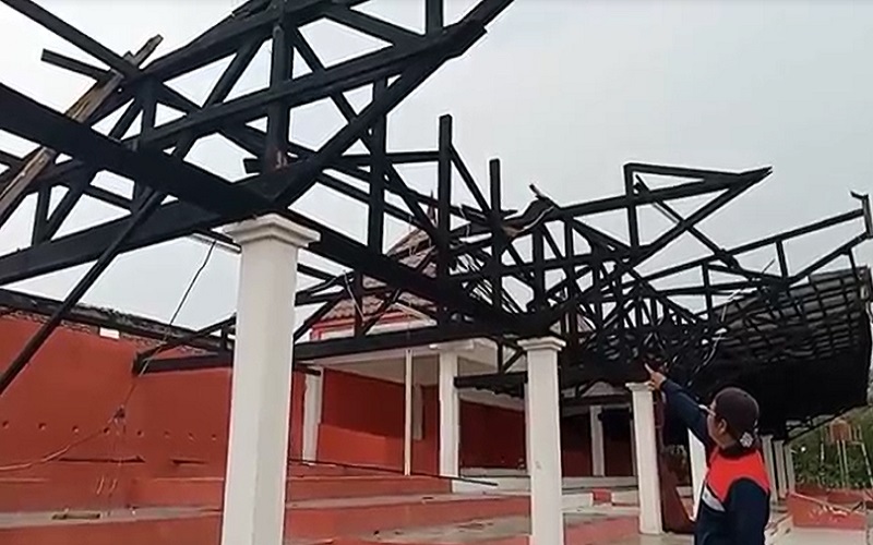 Atap Tribun Stadion Mutiara Asahan Rontok Diterjang Angin Puting Beliung