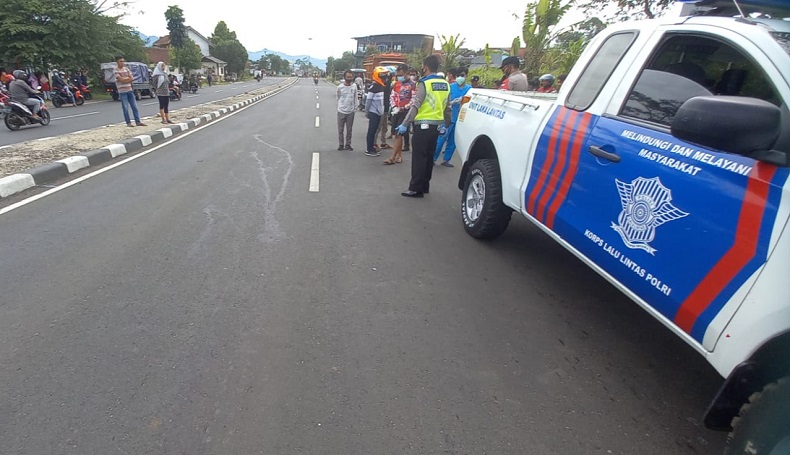    Dihantam Truk saat Papalidan, Remaja Tak Dikenal di Sukabumi Tewas Mengenaskan
