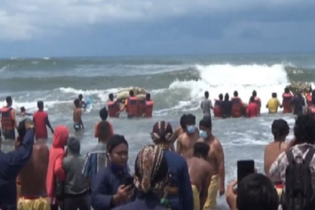 Alasan Orang Gelar Ritual di Pantai Selatan, Begini Kata Psikolog