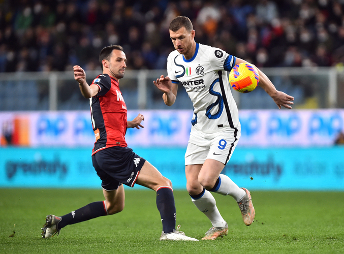 Hasil Genoa Vs Inter Milan: Dzeko-Sanchez Mandul, Nerazzurri Gagal Menang Lagi