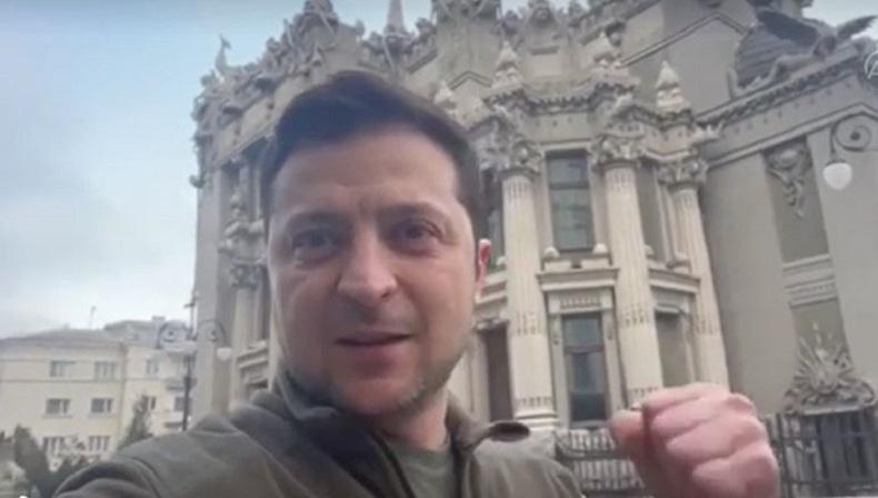 Presiden Ukraina Bantah Berusaha Kabur dari Kiev, Zelensky: Saya di Sini! 