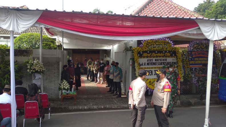 Ini Rangkaian Acara Prosesi Pemakaman Miyono Paman Presiden Jokowi 