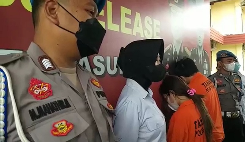 Perempuan Bugil sambil Masturbasi di Pasuruan Raup Rp20 Juta Per Bulan 