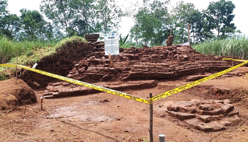 Kisah Mistis Pria Duduk Bersila, Penunggu Candi di Situs Srigading Peninggalan Mataram Kuno 