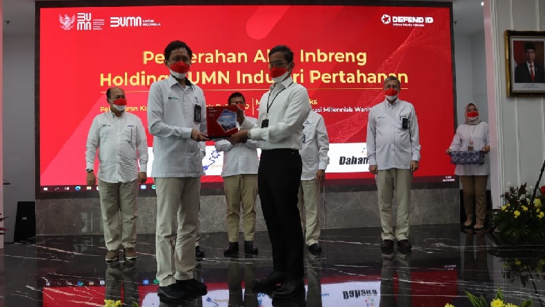 PT Len Industri Nakhodai Holding BUMN Industri Pertahanan Dalam Negeri