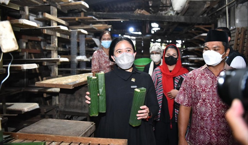Kunjungi Kampung Tempe Surabaya, Puan Minta Kelangkaan Minyak Goreng Teratasi sebelum Ramadan