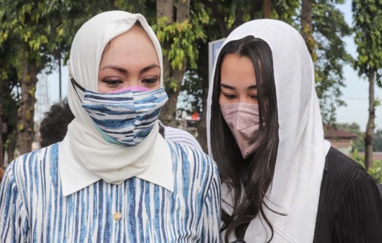 Angelina Sondakh Akhirnya Bertemu Keluarga, Sujud dan Minta Maaf di Kaki Orangtua