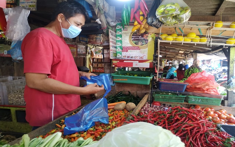 Harga Cabai hingga Daging Ayam Ras di Pasar Jakarta Turun Hari Ini