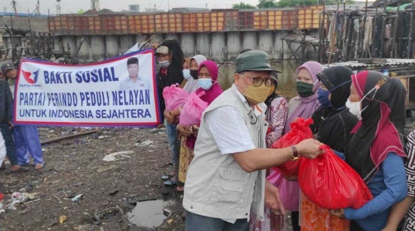 Partai Perindo Salurkan Sembako kepada Komunitas Nelayan di Cilincing Jakut