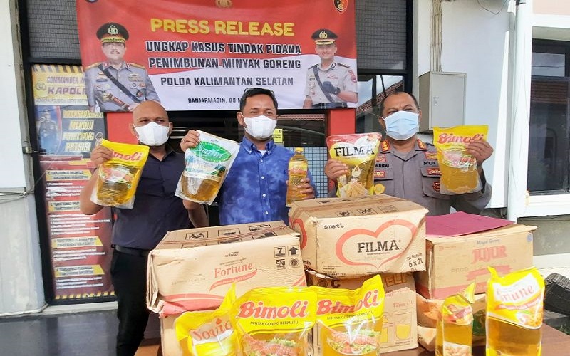 Polda Kalsel Bongkar Gudang Penimbun 31.320 Liter Minyak Goreng, Pemilik Sebut Stok Lama