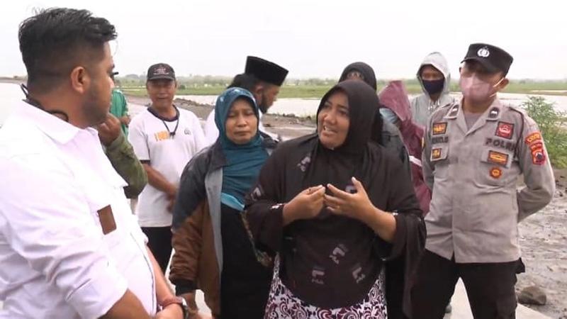 Tuntut Ganti Rugi Sawah Rusak, Emak-emak Geruduk Lokasi Proyek Tol Semarang-Demak