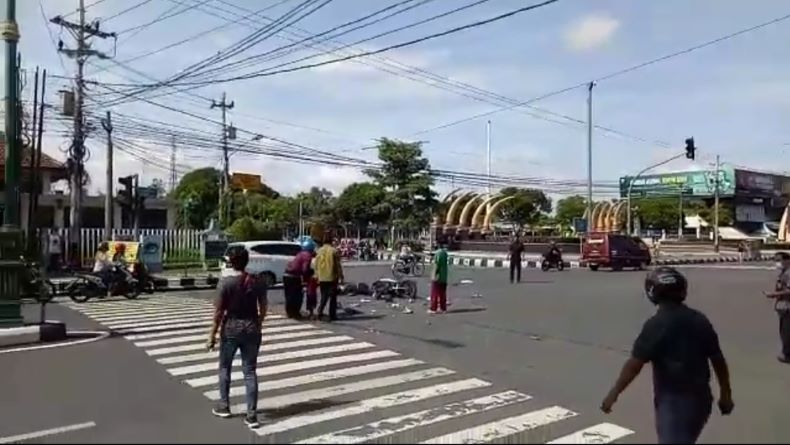 Tabrakan Mobil Damkar VS Motor di Sragen, 1 Tewas 
