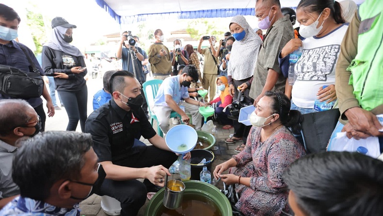 Ibas Temukan Ada Minyak Goreng yang Harganya Capai Rp90.000 per Liter di Ngawi