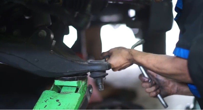 Cara Menghilangkan Bunyi pada Kaki Mobil, Ini Komponen Harus Diperiksa