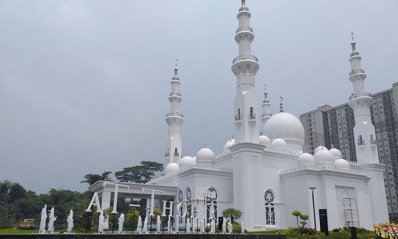 Melihat Masjid At-Thohir yang Baru Diresmikan Jokowi