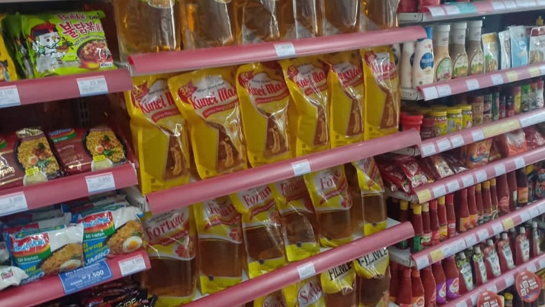 Kisah Pedagang, Tukang Parkir hingga Petugas Minimarket di Balik Polemik Minyak Goreng