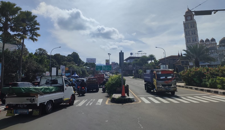 Akhir Pekan, Lalu Lintas Jalur Puncak Bogor Ramai Lancar