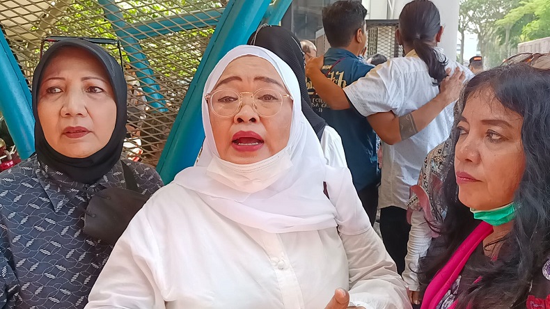 Memaksa Masuk, Simpatisan Munarman Dihalau dari PN Jakarta Timur