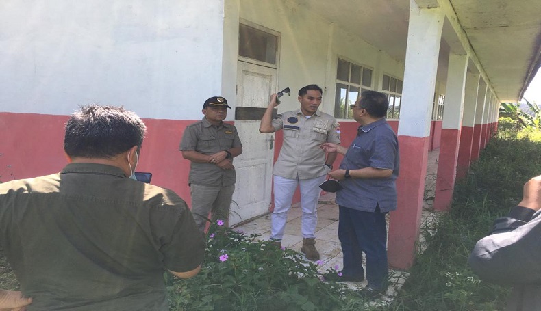 Bangunan SD Cigombong Cianjur Disegel, Ratusan Murid Tak Bisa Belajar