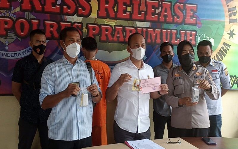 Polisi Tangkap Pengedar Sabu Depan SMK di Prabumulih