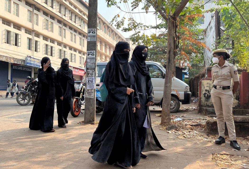 Menang di Pengadilan, Kelompok Hindu Radikal Ingin Jilbab Dilarang di Seluruh Sekolah India