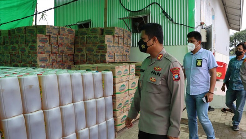 Kapolres Kotamobagu Cek Ketersediaan Minyak Goreng di Distributor, Stok Melimpah